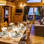 Kompleks wypoczynkowy Bijoux Des Alpes - Mont Blanc Village