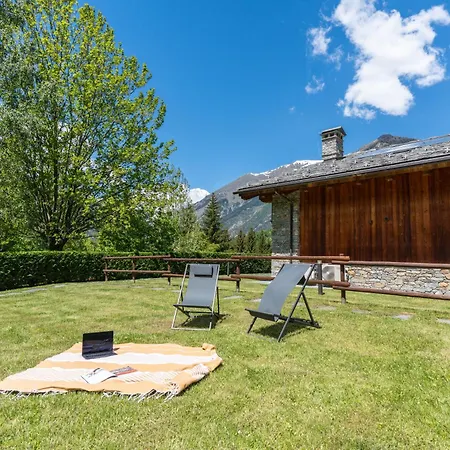 База отдыха Bijoux Des Alpes - Mont Blanc Village Ла-Саль