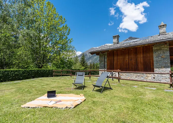 База отдыха Bijoux Des Alpes - Mont Blanc Village Ла-Саль